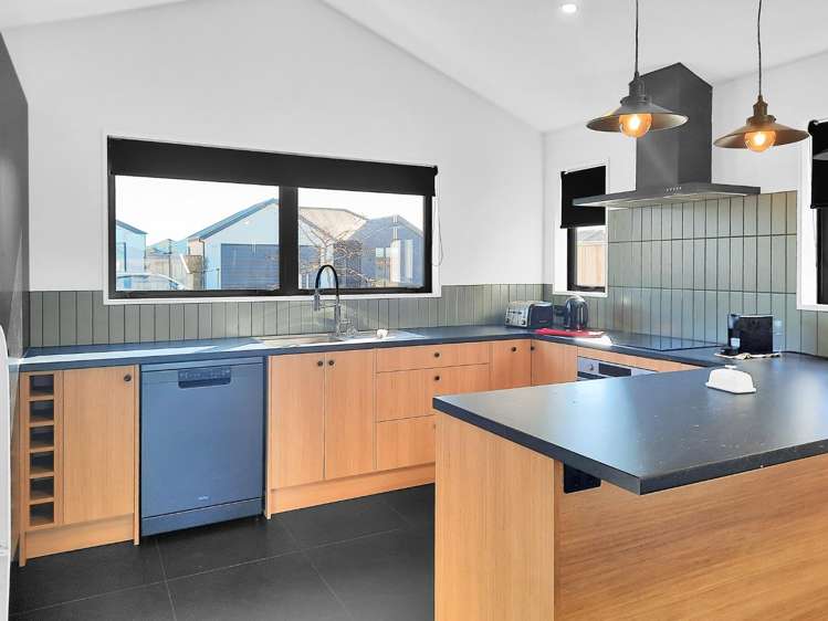 8 Cousins Street 500171_1