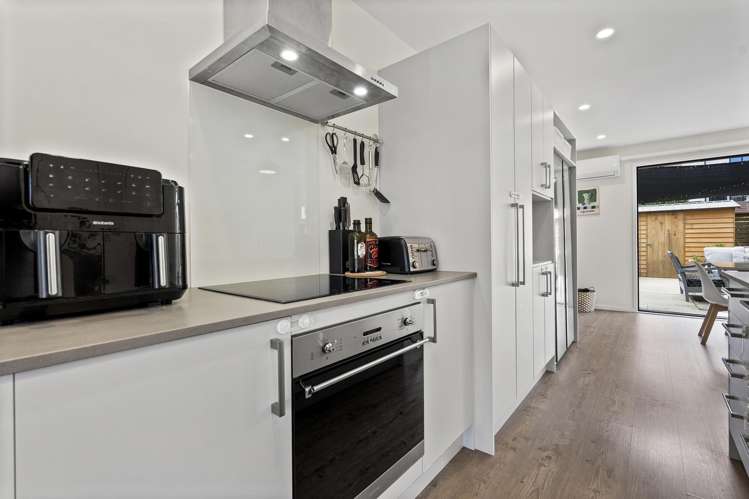 6 Orca Drive Stanmore Bay_11
