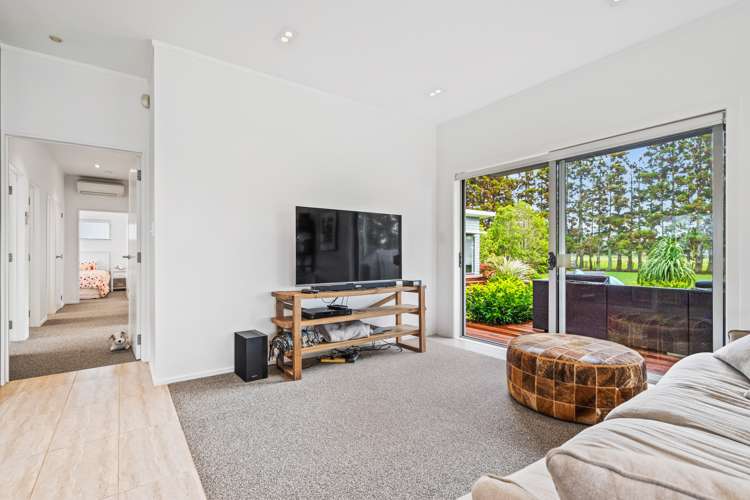 17 Johnson Point Road Waipu_24