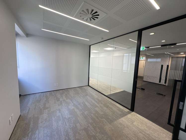 6.3/114 Lambton Quay Wellington Central_4