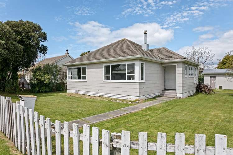 586 Gladstone Road_0