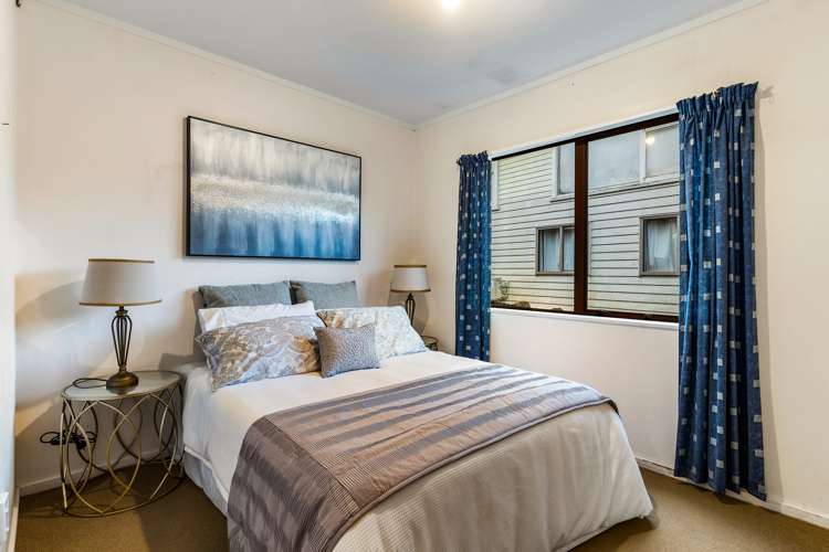 2/9 Varlene Terrace Forrest Hill_13