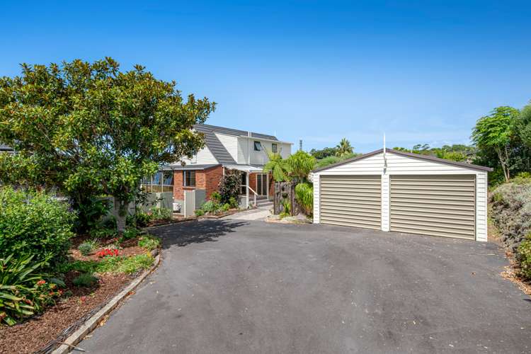 15 Higham Ferrers Place Red Beach_24