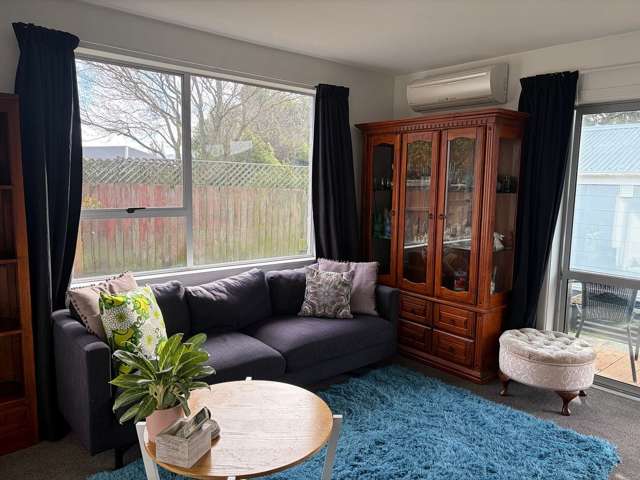 2/11 Farnborough Street Aranui_2