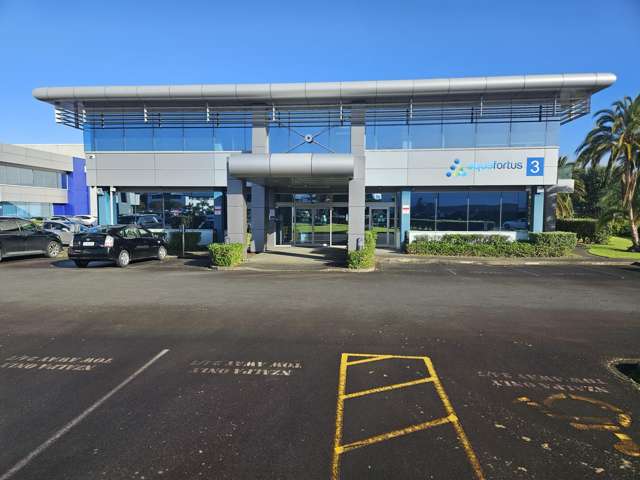Standalone Airport Oaks opportunity