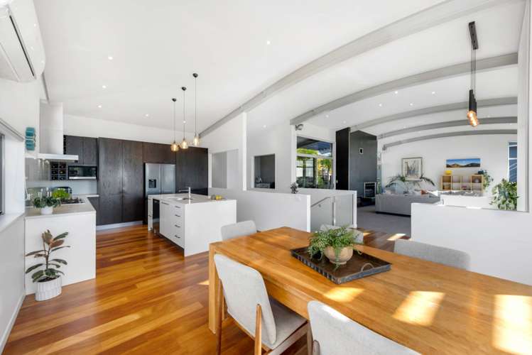 8 Intrepid Crescent Beachlands_16