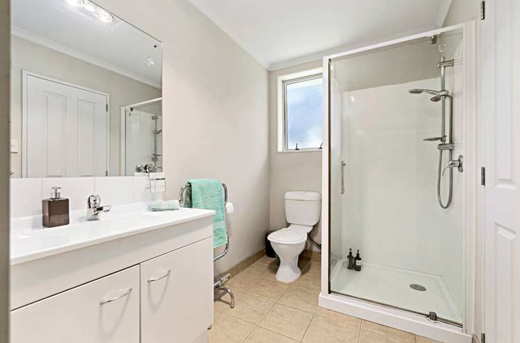 174 Keri Vista Rise Papakura_6