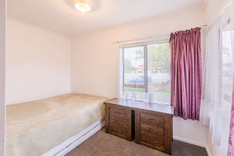 2 Howard Road Taradale_8