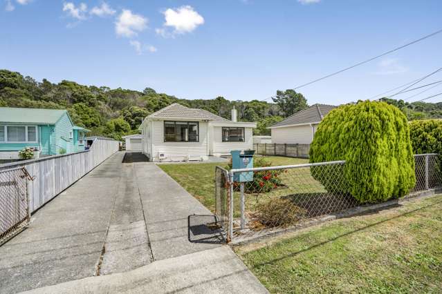 52 Dover Road Wainuiomata_1