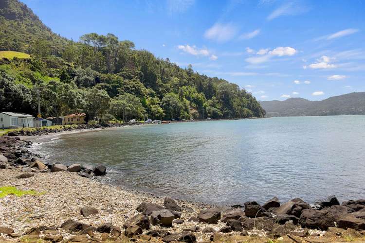 35 Whatipu Road Huia_14