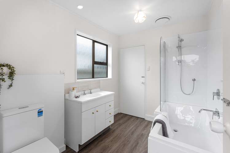 703 Worcester Street Linwood_14