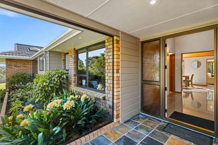 175 Oaia Road Muriwai Beach_17