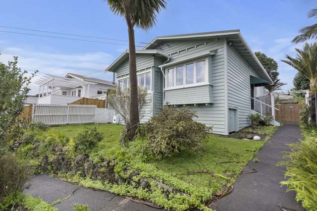 Charming 2-Bedroom Bungalow