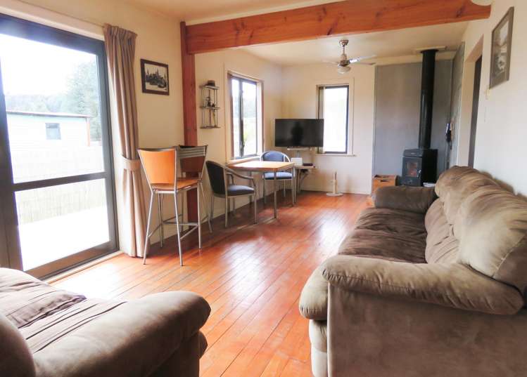 7 Main Street Reefton_8