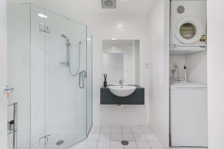 2d/121 Newton Road Eden Terrace_16