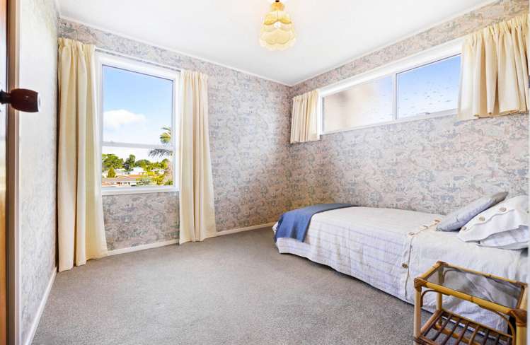 19 Taitua Drive Te Atatu South_16