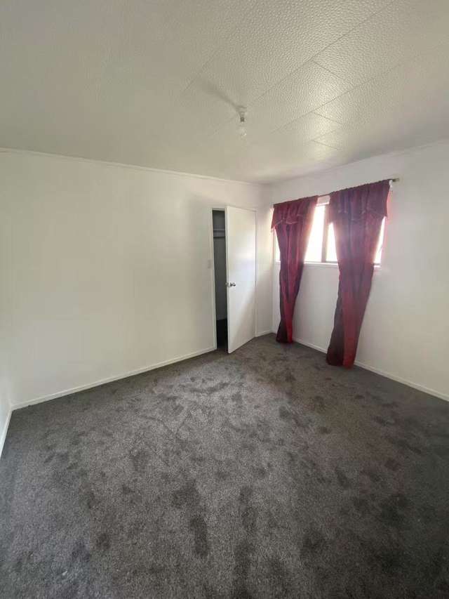 47B Cobham Crescent Kelston_3