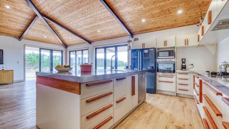 38 Elingamite Drive Pukenui_9