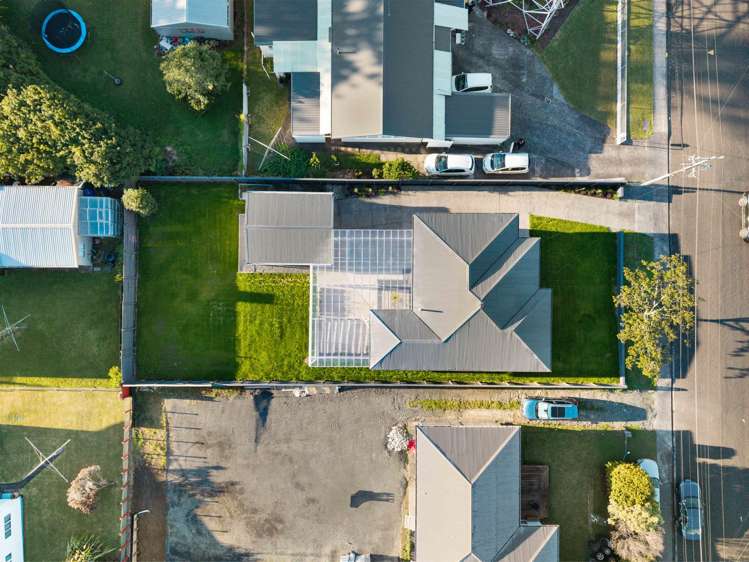 24 Cobham Crescent Kelston_25