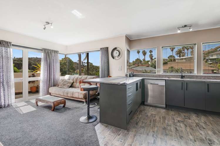 2 Mollyhawk Rise Arkles Bay_6