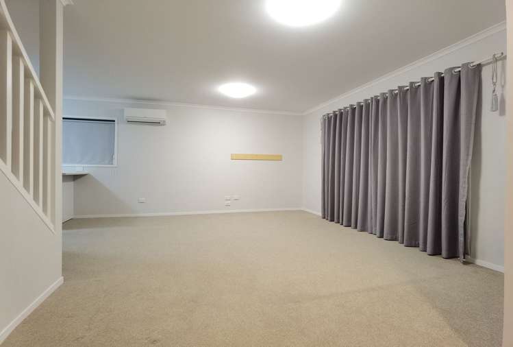125 Riverpark Crescent Henderson_4