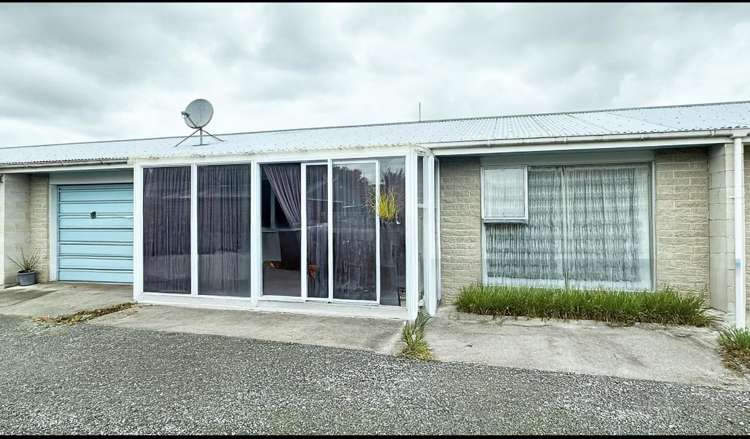 2/22 Birkett Street_0