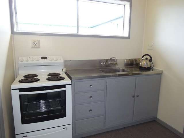 2/1102 Williams Street 10487_3