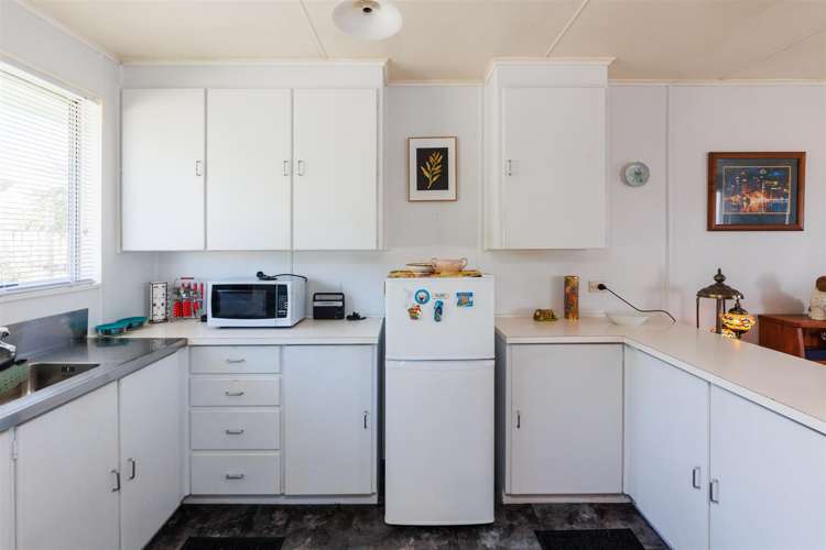 149a High Street Bulls_2