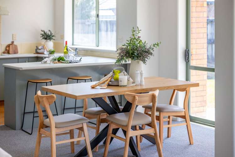 5 Locksley Lane Hamilton East_13