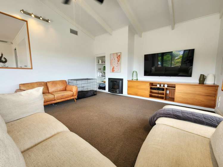 10 Gilbert Road Paroa_10