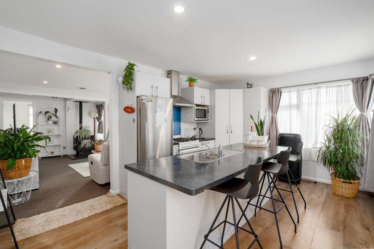 102 Bassett Street Burwood_1
