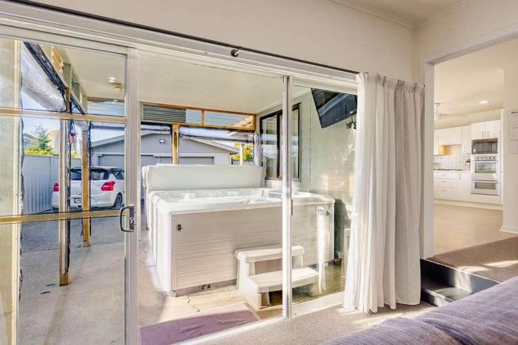 86 Wycliffe Street Onekawa_10