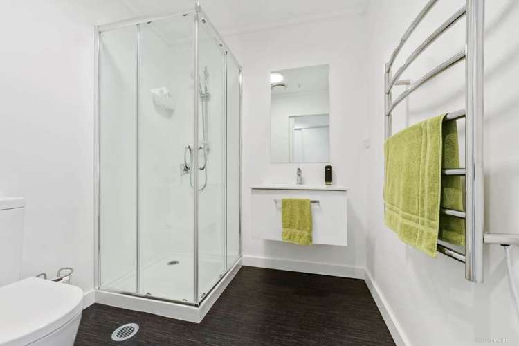 624/38 McCrae Way New Lynn_9