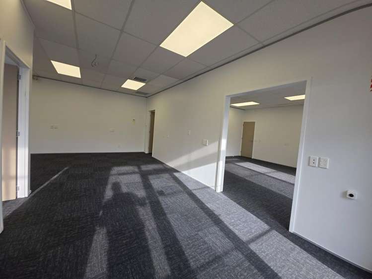 4 Market Grove Hutt Central_7