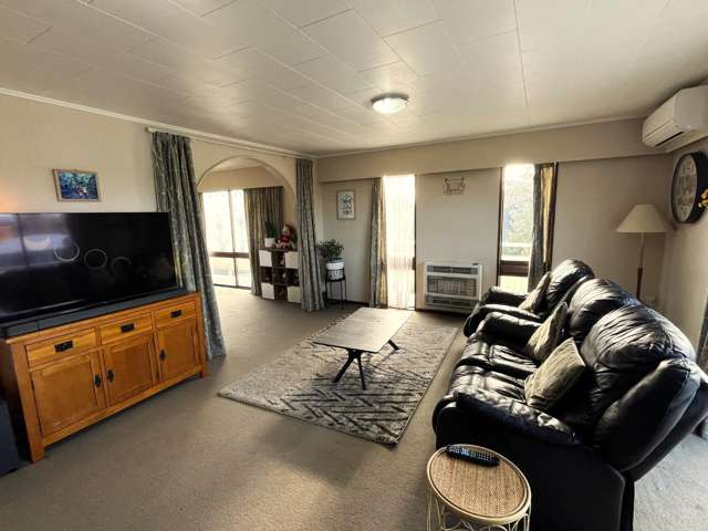 19 Sandstrom Grove Feilding_4