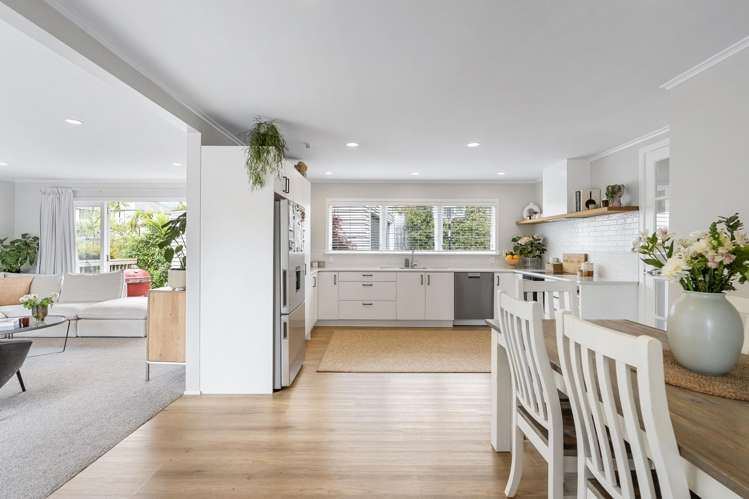 6 Norglen Lane Riverhead_2