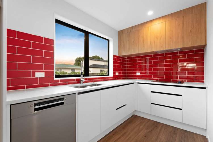 2/21 Peachgrove Road Te Atatu Peninsula_6