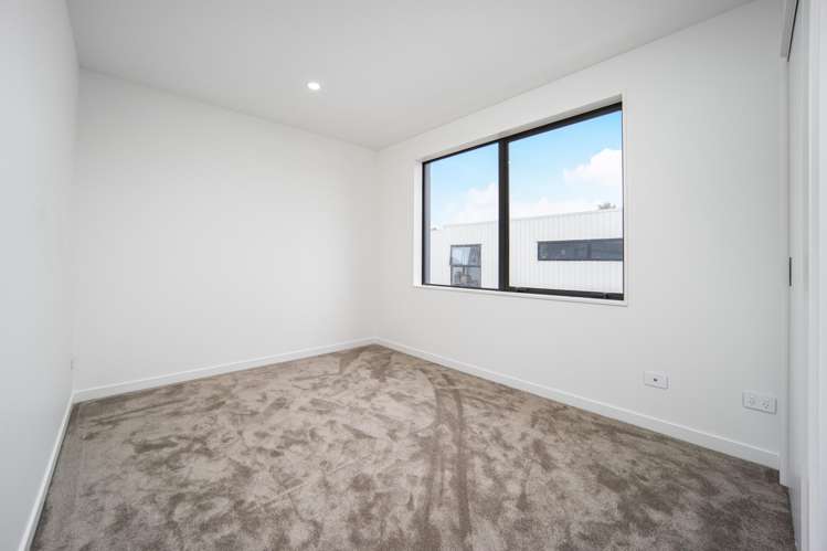 3B Range View Road Mount Albert_13