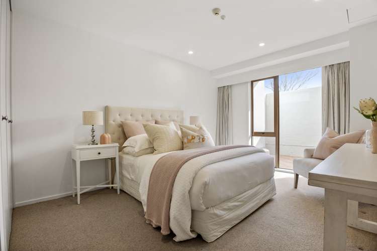 1b/27 George Street Newmarket_34