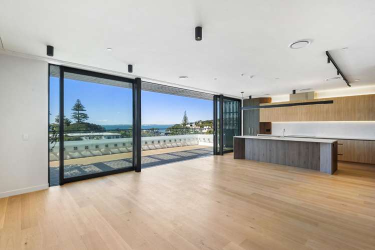18/423-427 Beach Road Mairangi Bay_8