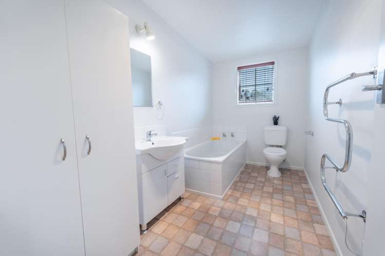 590 Woodbury Road Woodbury_29