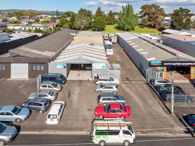 FUNCTIONAL AND SECURE - PAPAKURA