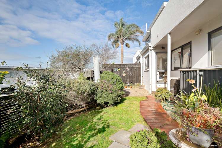 6/12 Wernham Place Northcote_8