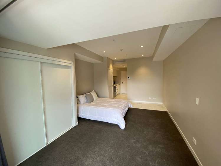 1010/47 Beach Road City Centre_6