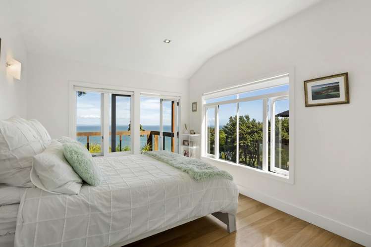 8 Herrings Cove Place Titirangi_23