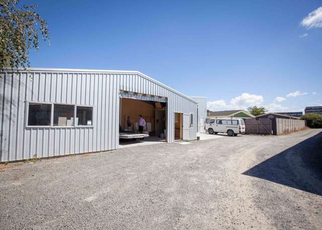 300m&sup2; Industrial Shed For Lease