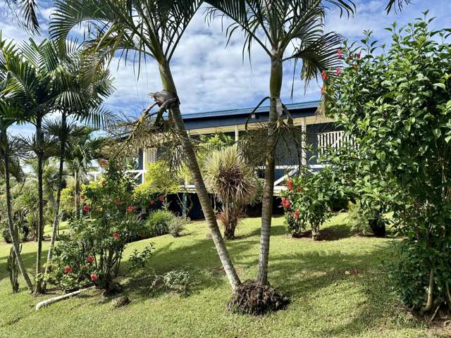 SO MUCH TO LOVE ABOUT THIS SAVUSAVU HOME