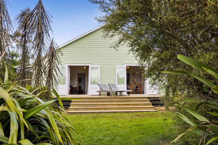 602 Pembroke Road West Stratford_17