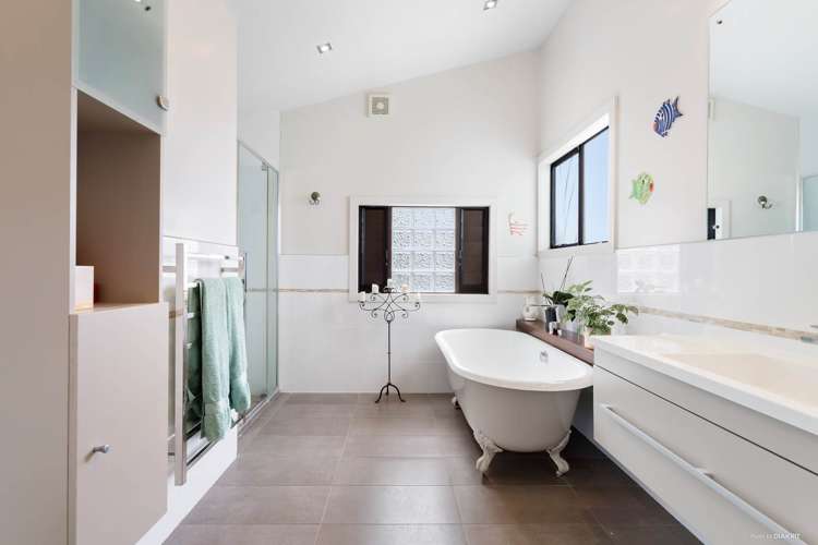 79 Rosecamp Road Beach Haven_15