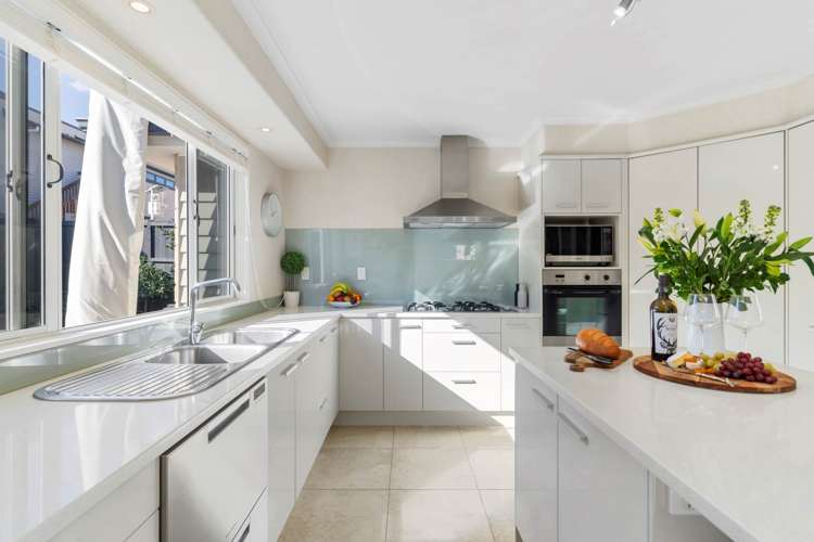 42 Coachman Drive Flat Bush_12